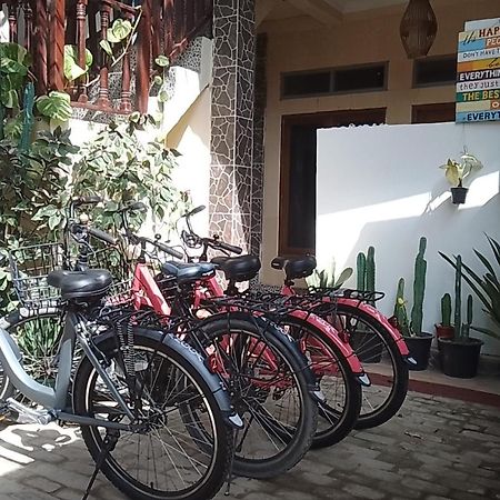 Mangga Homestay Gili Air Exterior foto